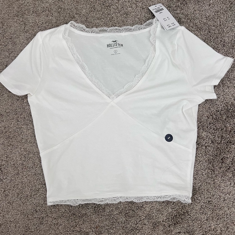 BNWT HOLLISTER CROP TOP SIZE S
